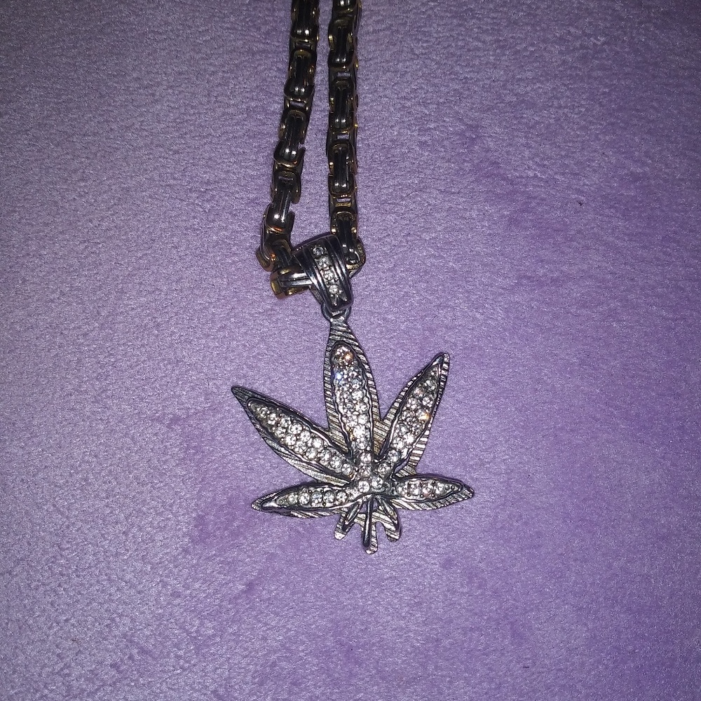 Leaf necklace